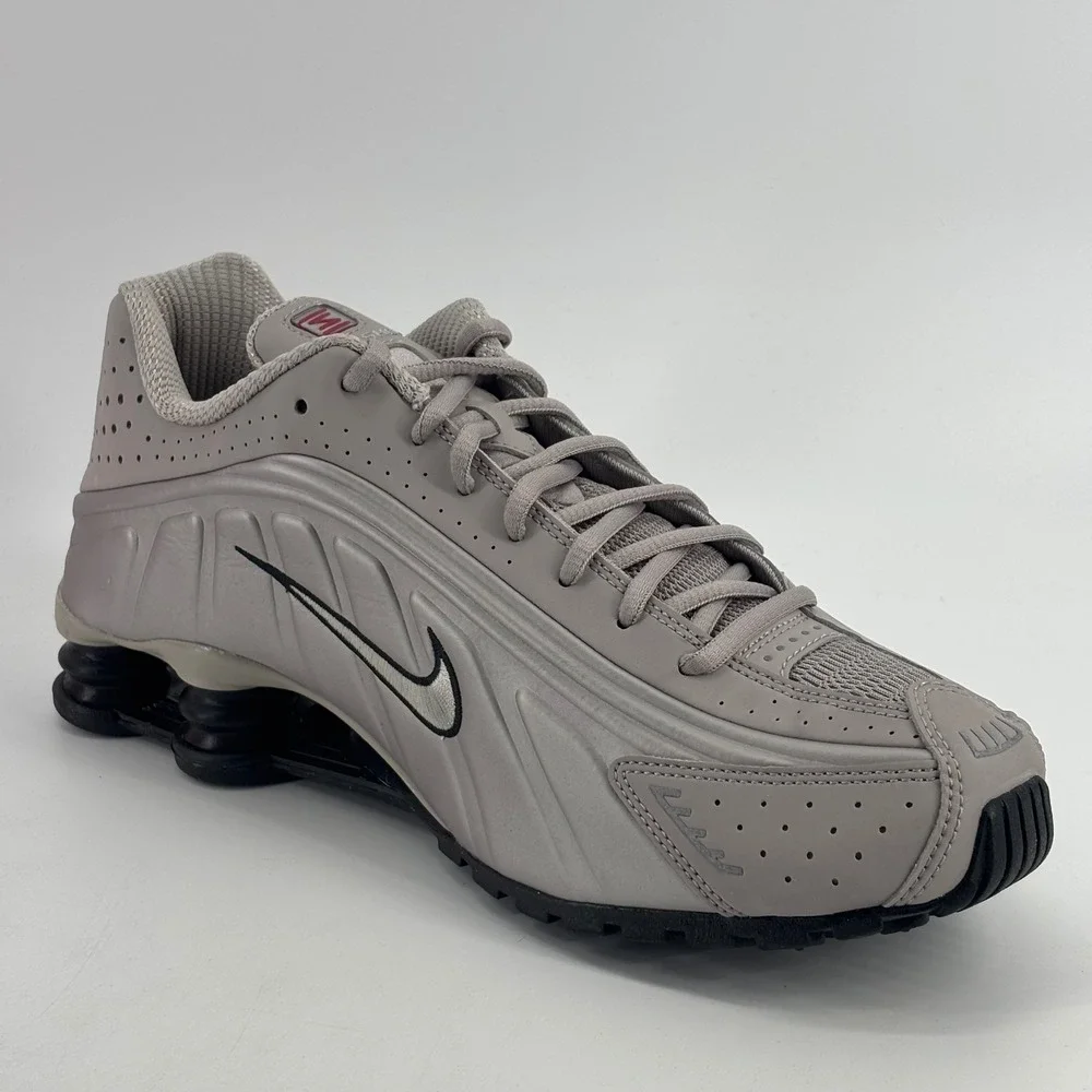 Nike Shox R4 Mens 10 College Grey Black IH0265-009 Y2K Retro Running Sneakers
